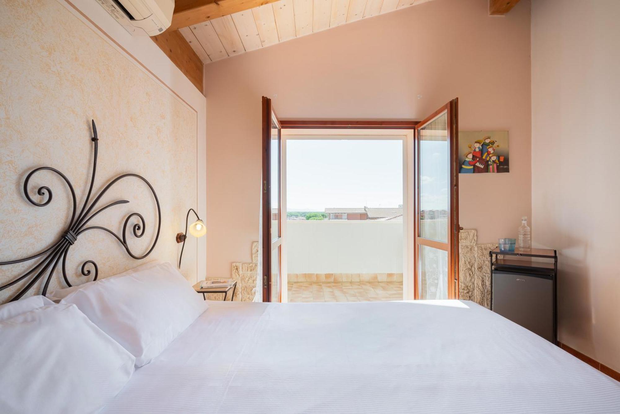 Lola Piccolo Hotel E Appartamenti Marina di Grosseto Εξωτερικό φωτογραφία